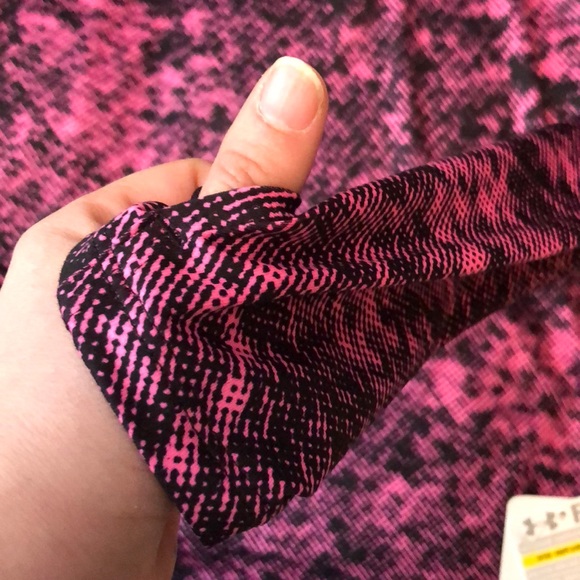 NWT Under Armour pink/black jacket size small - Picture 4 of 7